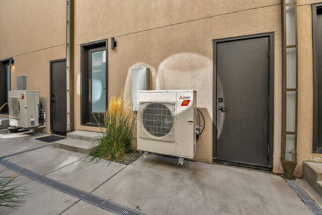 Building Photo - 4432 Tennyson St