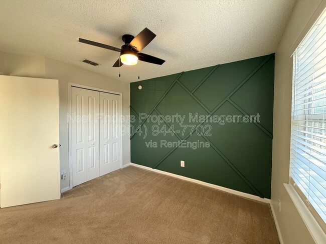 Building Photo - 3785 Union Pacific Dr E