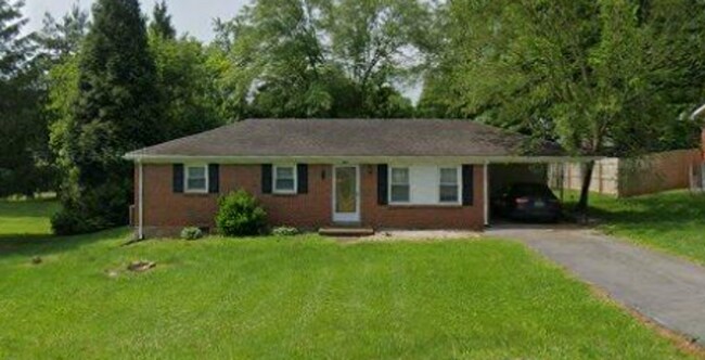 Primary Photo - 824 Strawberry Ln