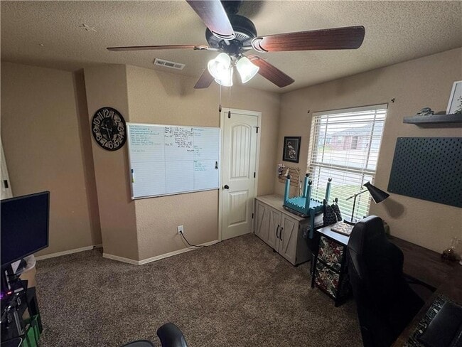 Building Photo - 1008 Kensington Dr