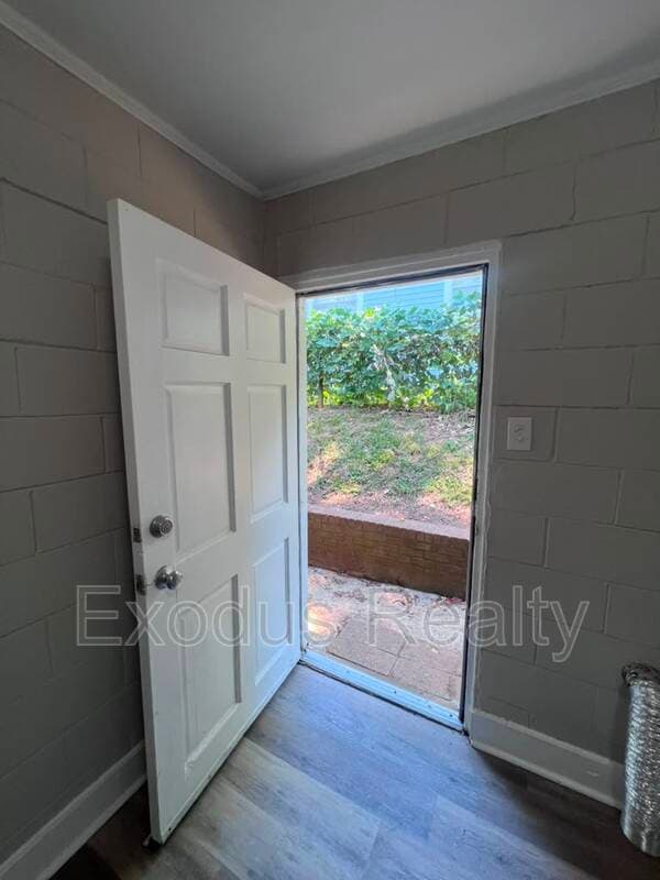 Building Photo - 506 Maple Ave