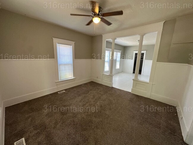 Building Photo - $1049 - 3 bedroom 1 bath - Single Family Home