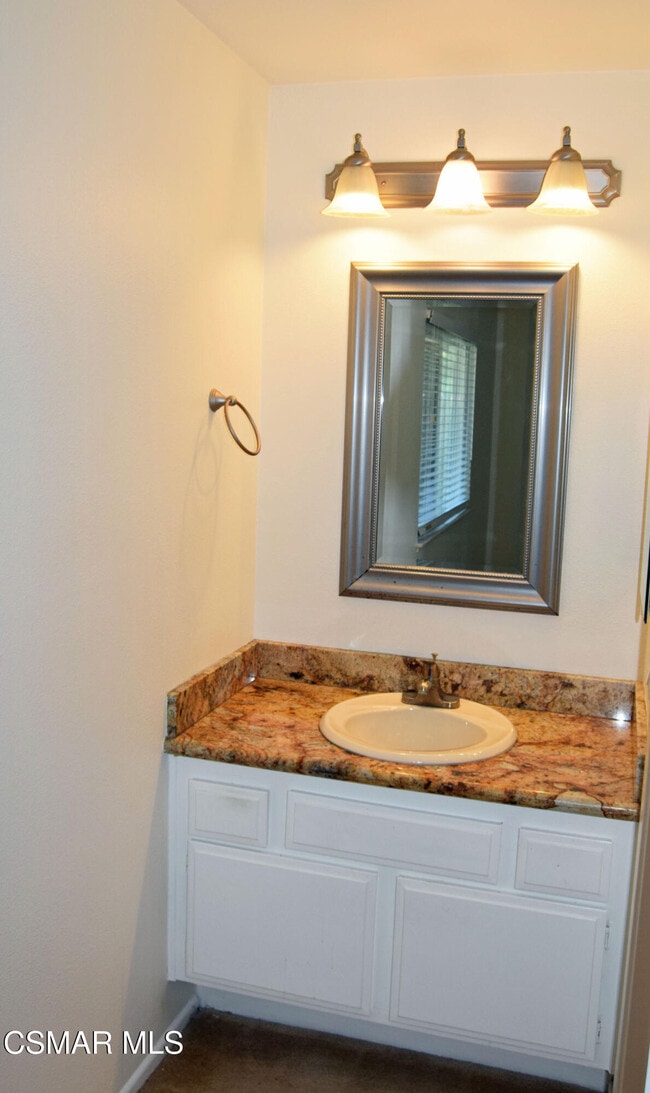 Building Photo - 28725 Conejo View Dr
