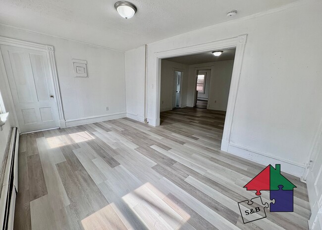 Building Photo - 94 Malletts Bay Ave
