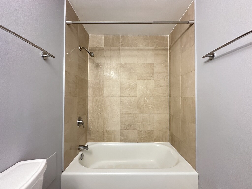 Building Photo - 4180 N Marine Dr