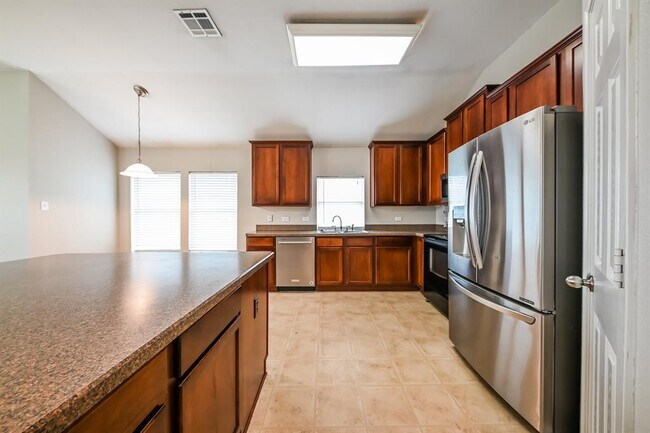 Building Photo - 424 Sweetgum Trail