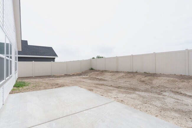 Building Photo - 10411 Rockaway Ridge St