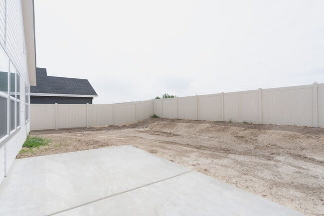 Building Photo - 10419 Rockaway Ridge St