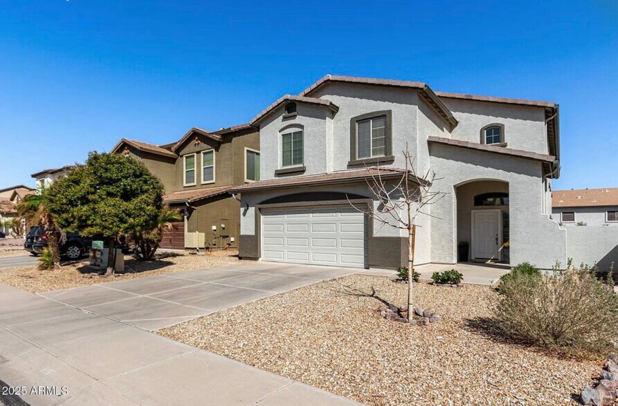 Building Photo - 706 W Green Tree Dr