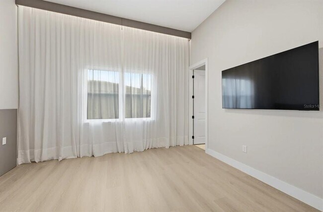 Building Photo - 16004 Pendio Dr