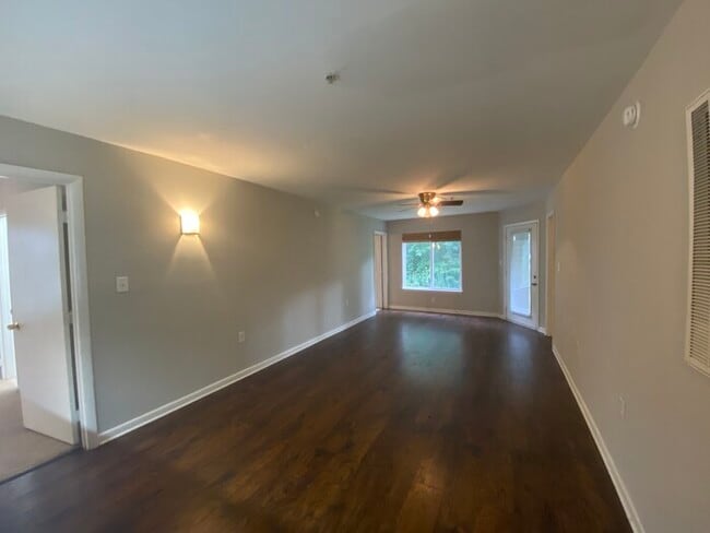 Building Photo - 1341-001 Crab Orchard Drive Unit 001