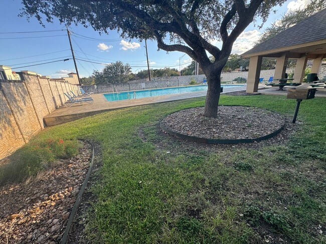 Building Photo - GATED COMMUNITY  |  STONE OAK  |  4 BEDROO...