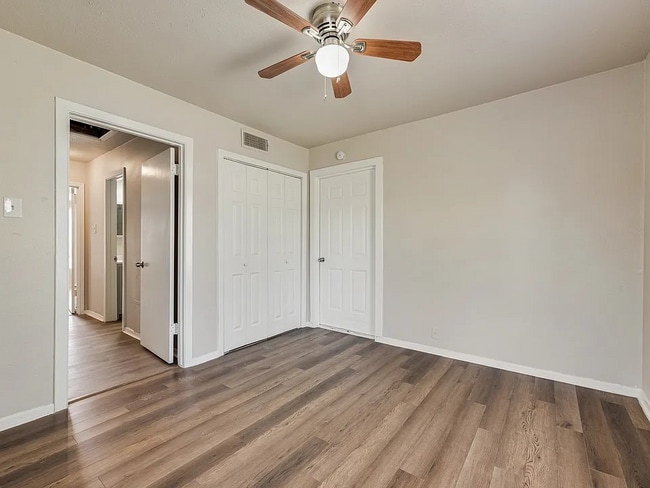 Building Photo - 165 Eisenhower Rd