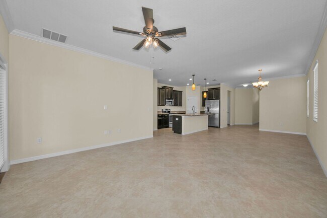 Building Photo - Beautiful Trinity Lakes 5 bedroom 3.5 Baths