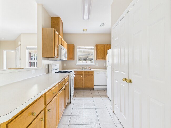 Building Photo - 612 Townplace Dr