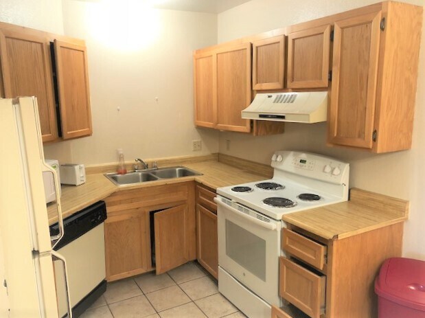 Building Photo - 34 E 700 N