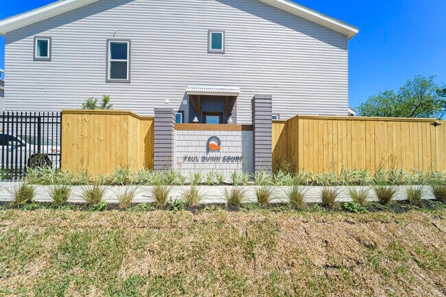 Building Photo - 864 Paul Quinn St