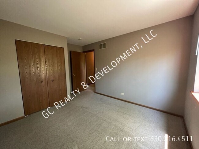 Building Photo - 737 Candleridge Ct