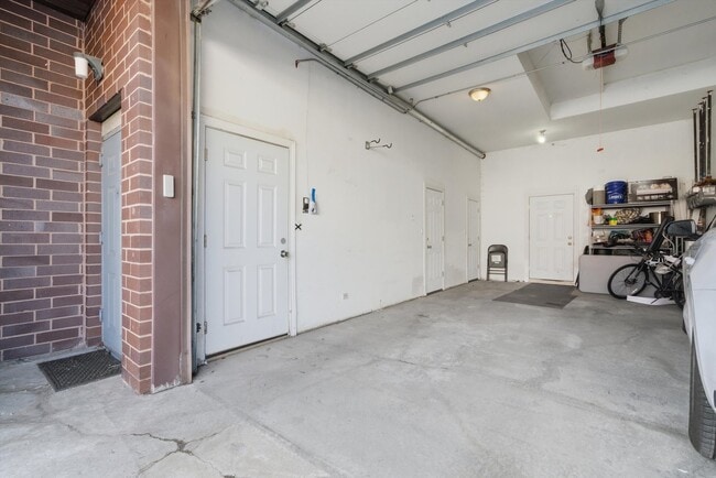 Building Photo - 2114 W Rice St