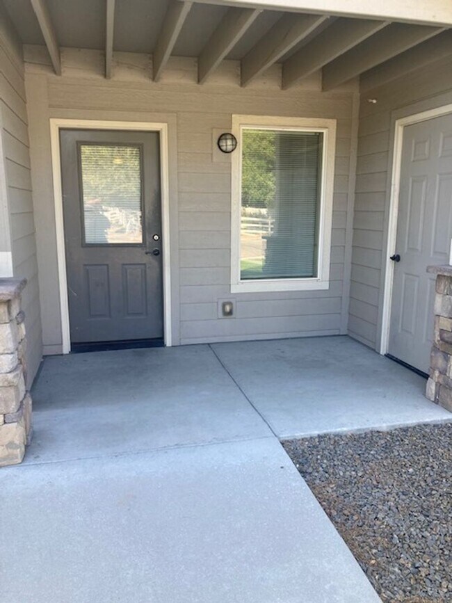 Building Photo - AB1464