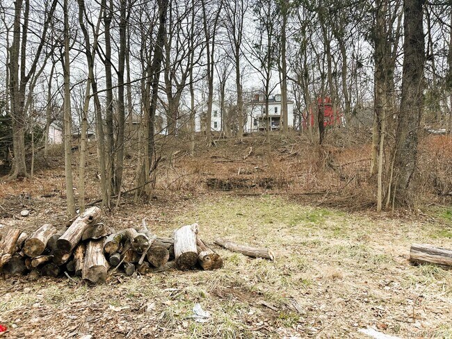 Building Photo - 197 N Hamilton St