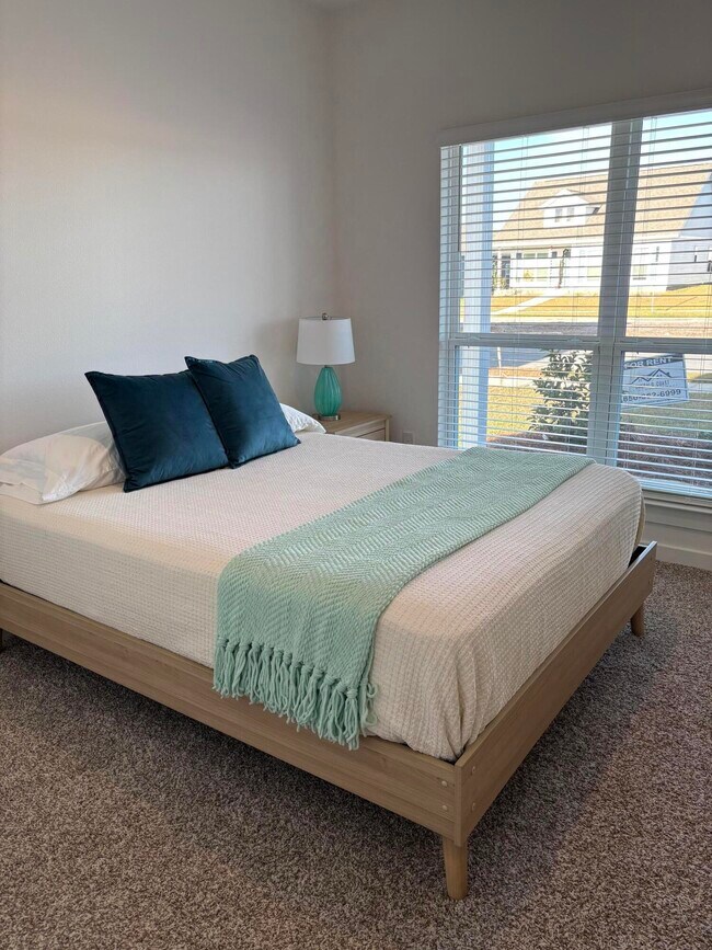 Building Photo - 494 Arrowwood Blvd