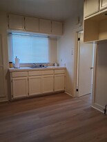 Building Photo - 5005 Wall St
