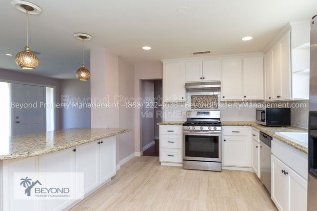 Building Photo - 815 Whaley St