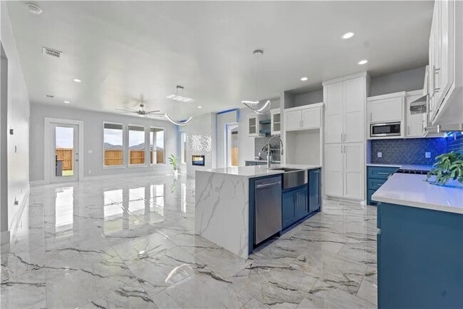 Building Photo - 2610 Lady Andrea Dr