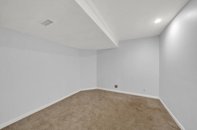 Building Photo - 234 Dakota Ct