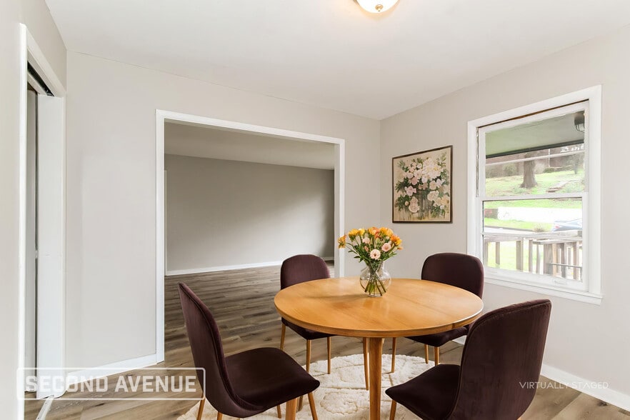 Building Photo - 1924 Portage Ave