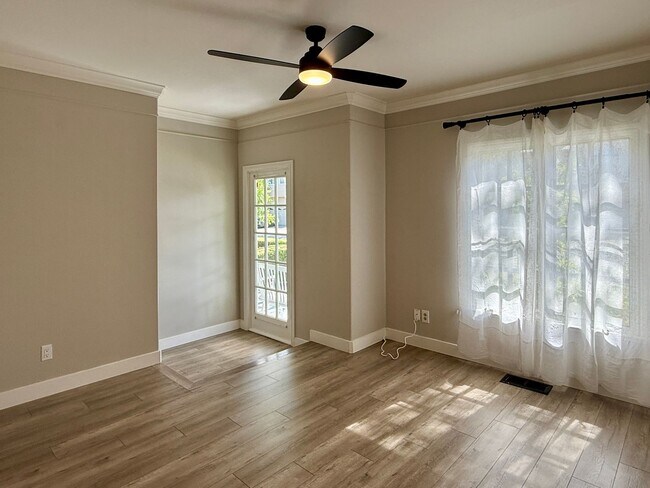 Building Photo - Stunning 4 Bedroom 3 Bath Home in Campbell