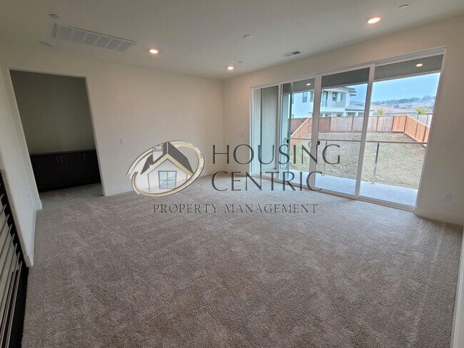 Building Photo - 8067 Grant Dr