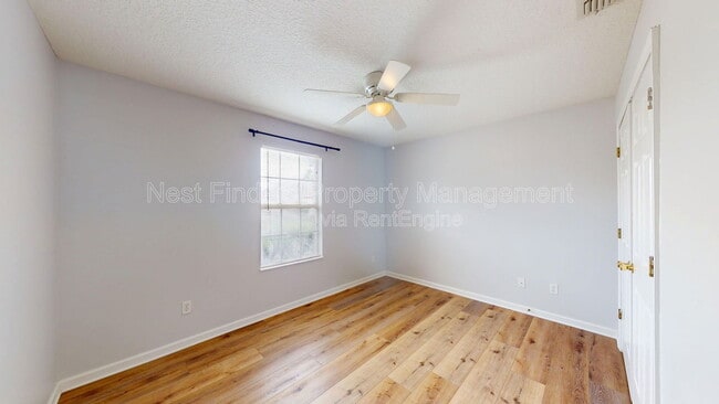 Building Photo - 13290 Pacemaker Dr