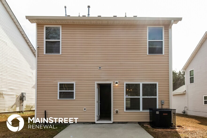 Building Photo - 2413 Hackamore Dr