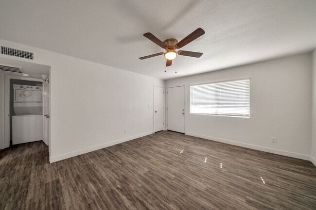 Interior Photo - The Lowe located in the heart of Mesa!