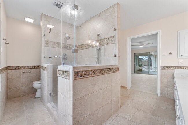 Building Photo - 49 W Southfork Pines Cir