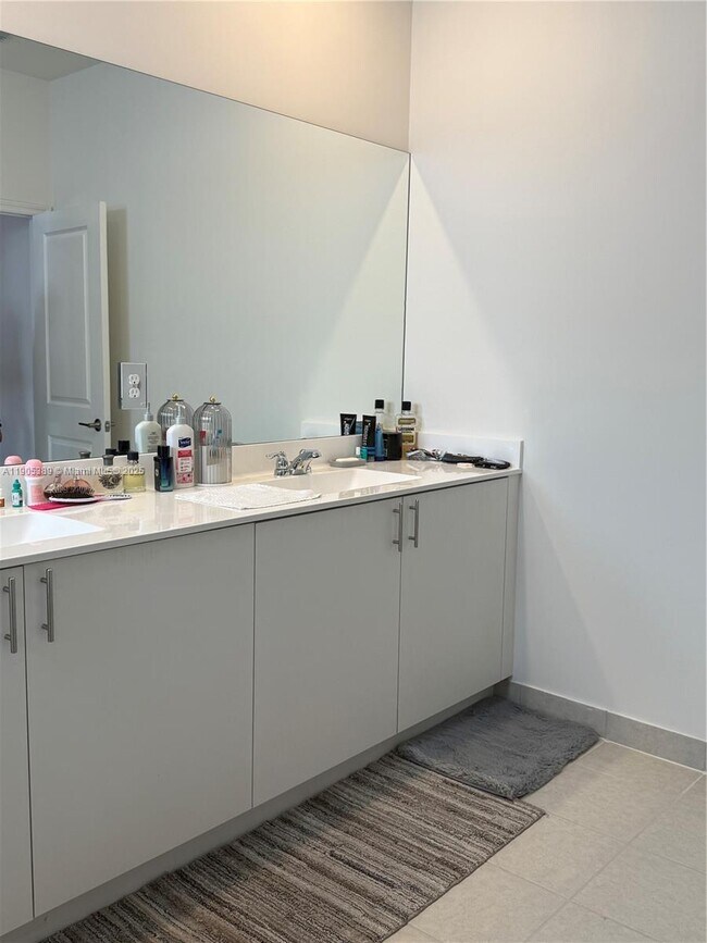 Building Photo - 12955 SW 231st Ter