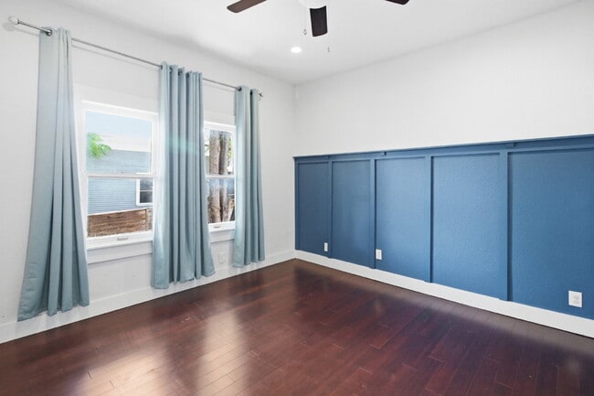 Building Photo - Updated 3 Bedroom Home with Modern Finishes Near Everything Downtown!