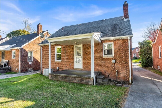 Building Photo - 4061 Verona Rd