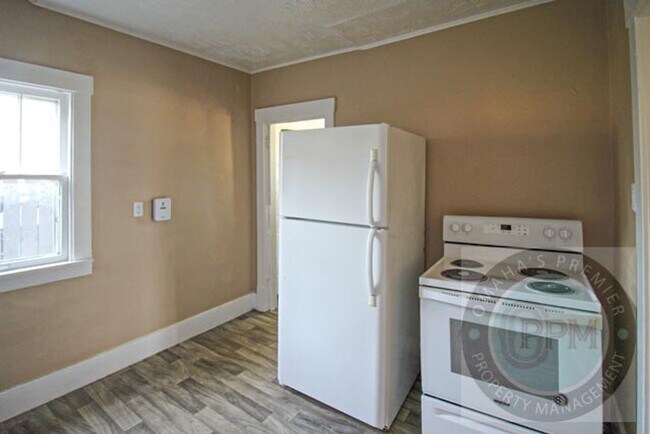 Building Photo - 2114 L St