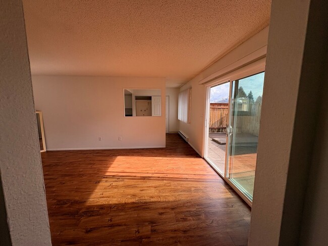 Building Photo - Sh314-316