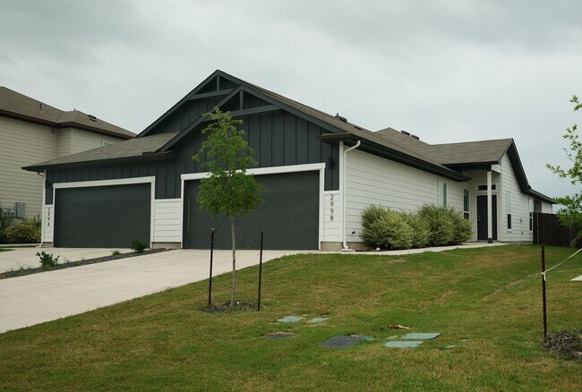 Building Photo - 299 Cross Barn Blvd