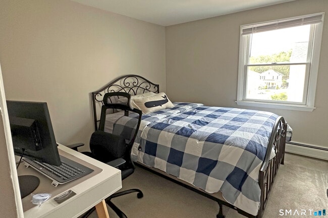 Building Photo - 30 1/2 Bartlett Ave