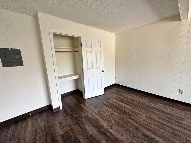 Building Photo - 3861 Brown Ave