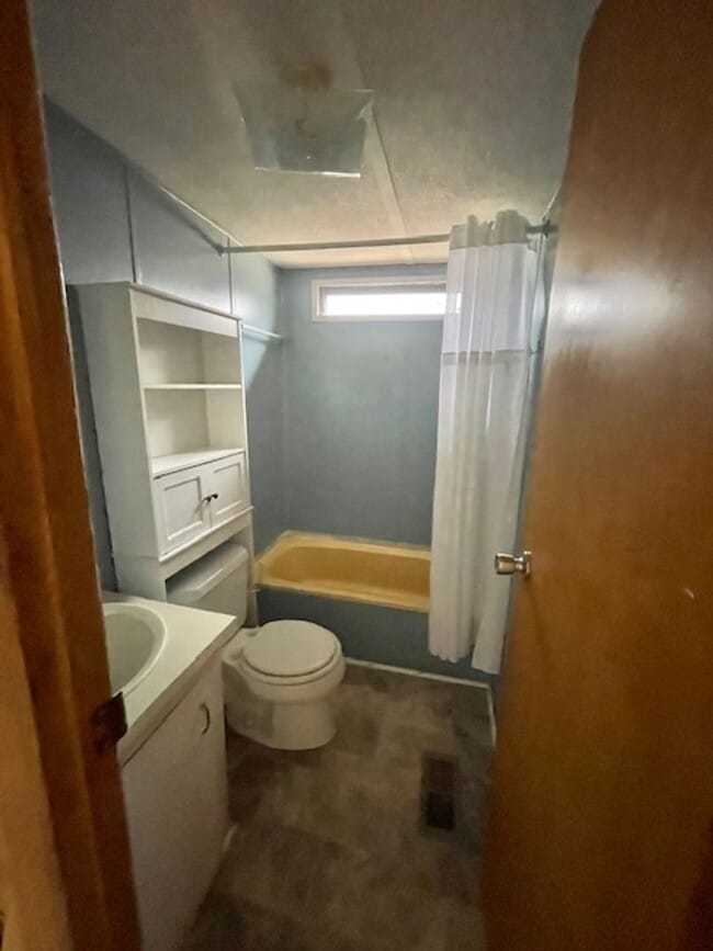 Building Photo - Near Bleeker Junction