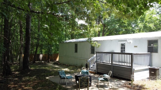 Building Photo - 4120 Glenola Dr