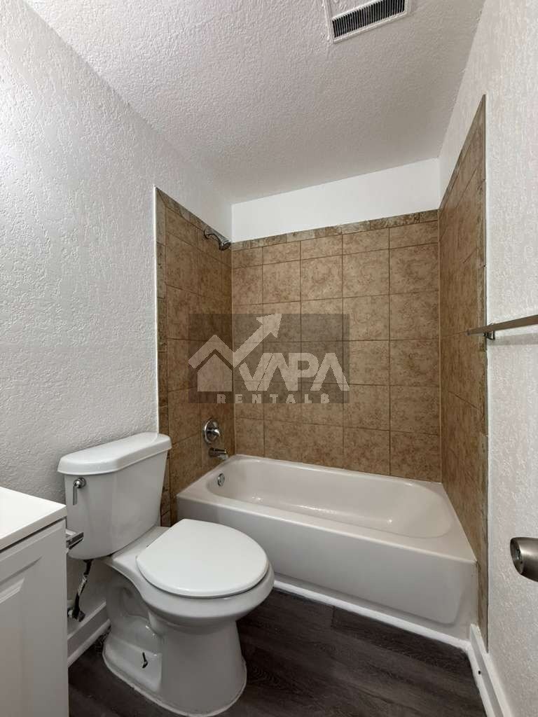 Building Photo - 9315 Cliff Way St