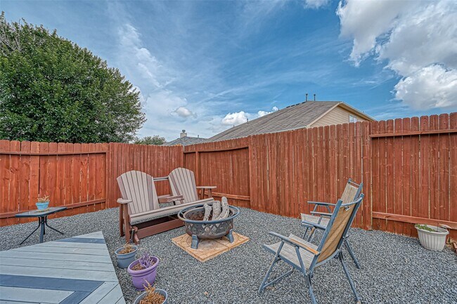 Building Photo - 22210 Bellow Glen Dr