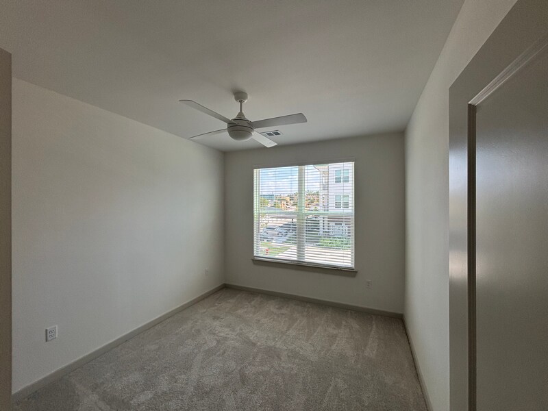 Building Photo - 1301 Leah Ave